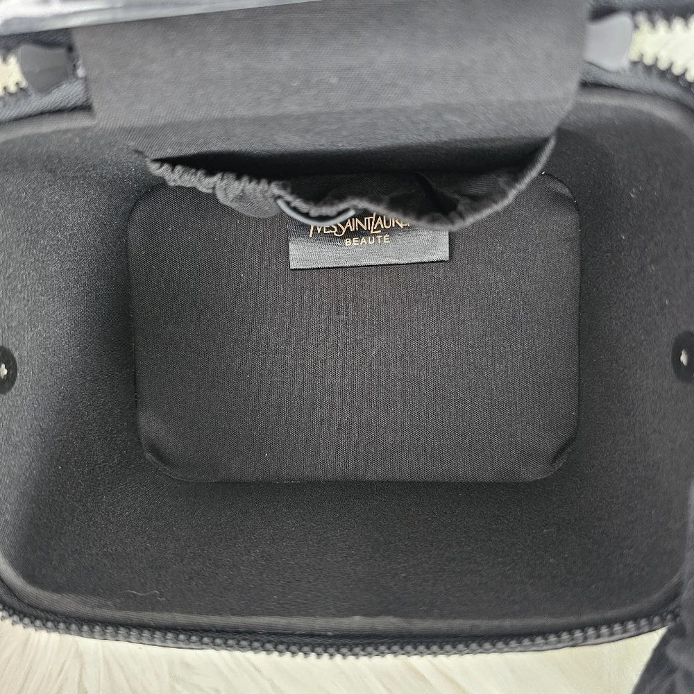 🖤 YSL Vanity Bag 🖤 - Picture 11 of 12